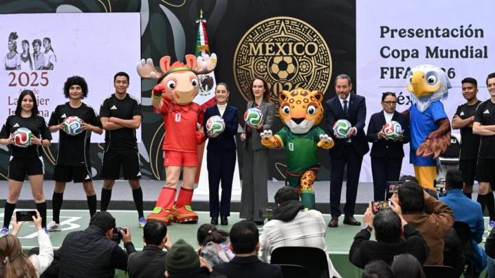 “Se lo voy a dar a una niña para que pueda soñar con futbol”: Sheinbaum regalará el boleto 001