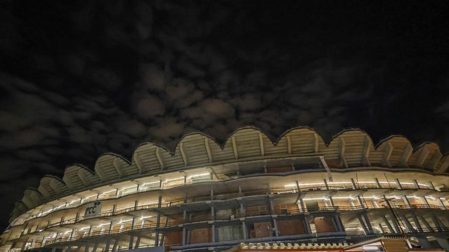 El Nou Mestalla 'enciende' sus luces