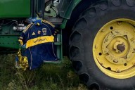 Increíble. Apareció la camiseta que Boca lanzó al cielo con globos en homenaje a Russo: en dónde fue encontrada