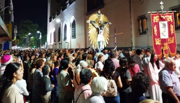 Cientos de fieles honraron la imagen histórica del Señor de la Salud en la Basílica de la Merced