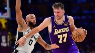 LeBron James, Austin Reaves in disbelief of Luka Doncic’s sick move in Lakers