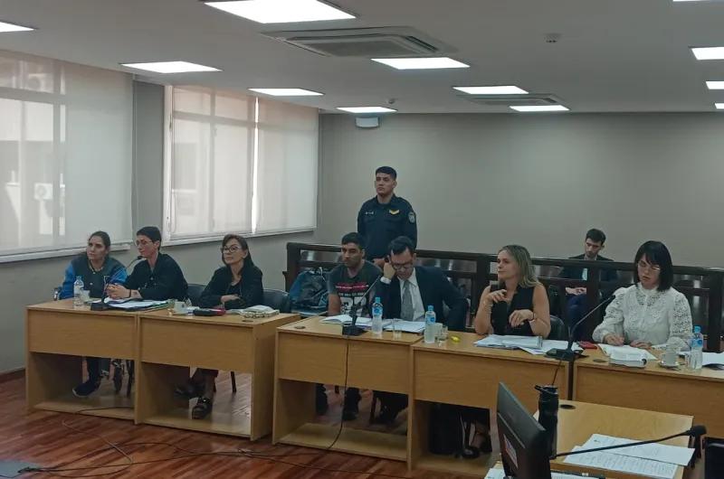 Mujer se desligó y acusó a parejade ser el único que torturó a dos niños con golpes y quemaduras