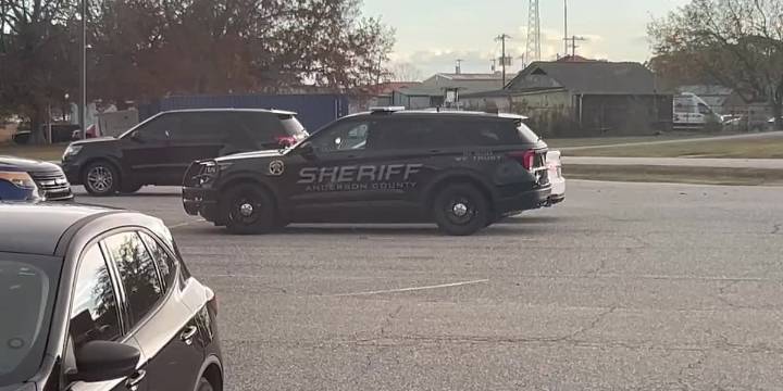 Snow flurries in Anderson