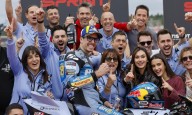 Alex Márquez vence la esprint; ‘pole’ para Bezzecchi, Holgado y Fernández