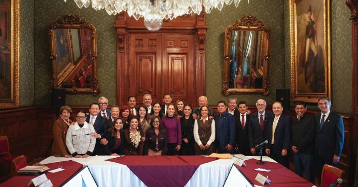 Participa Indira en reunión con Claudia Sheinbaum sobre el IMSS