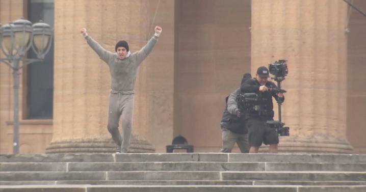 Visitors to Philadelphia witness re-creation of iconic "Rocky" moment for upcoming movie