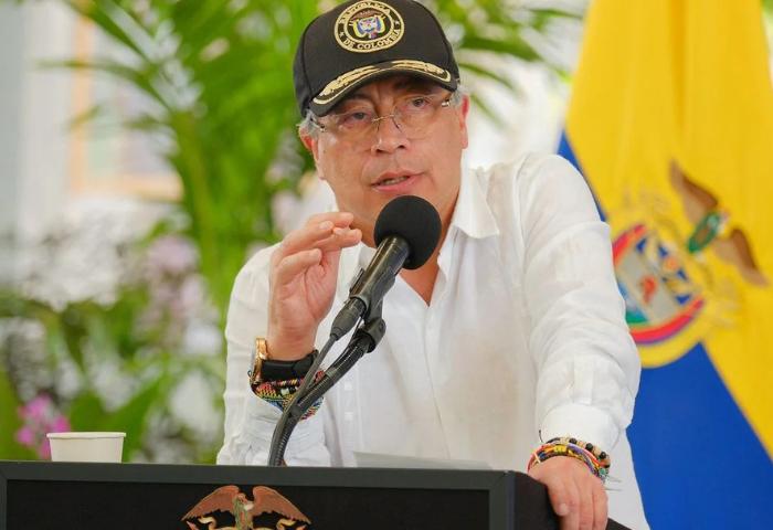 Petro advierte que una acción militar de EE. UU. en Venezuela desplomaría los precios del petróleo y pondría a Ecopetrol en riesgo