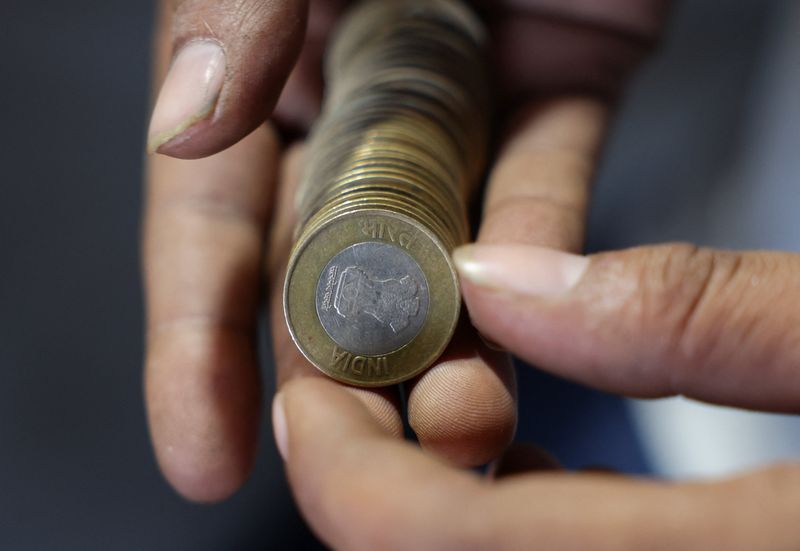 Wall Street banks ignite rush for Indian rupee rally wagers tied to trade deal optimism