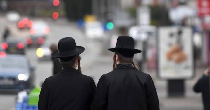 Nearly 50 rabbis protest against plans for a parish council in Broughton Park