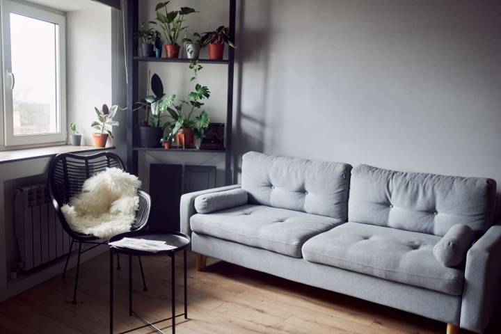 5 Outdated Decor Trends That Are Making Your Living Room Look "Cheap and Tired"