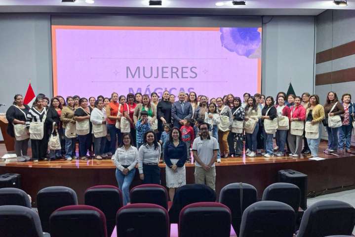 Minem capacita a más de 50 lideresas en Arequipa