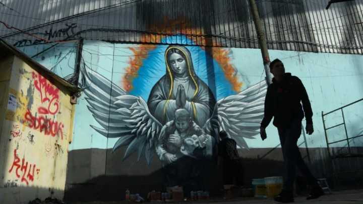 Jazlyn, menor que fue salvada por su abuela de la explosión en Iztapalapa, regresa a México tras hospitalización en EU