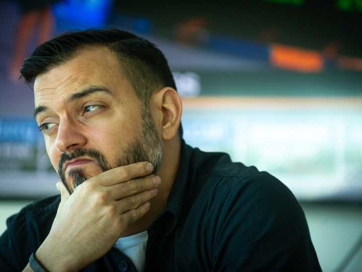 Tras las críticas de Milei, Álvarez Agis defendió su propuesta del impuesto al efectivo y le contestó al Presidente