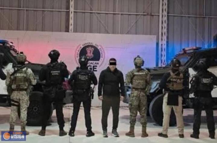 Trasladan a penal al presunto asesino de Carlos Manzo