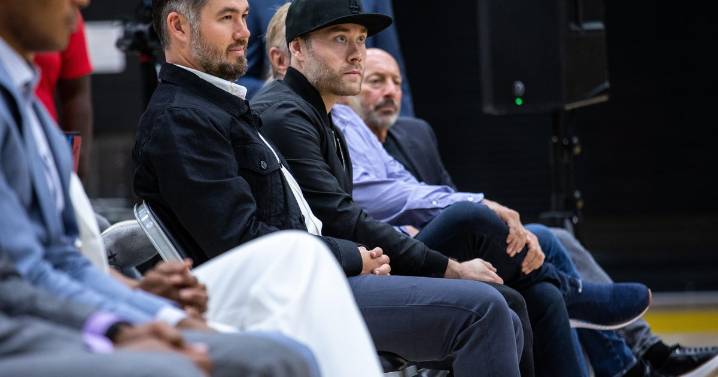 Lakers fire Joey and Jesse Buss, brothers maintain minority ownership