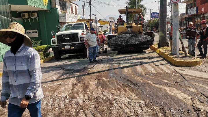 Reencarpetan Calzada del Ejército