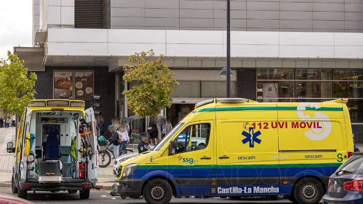 Suceso dentro de El Corte Inglés de Albacete, evacuado urgentemente un hombre al hospital