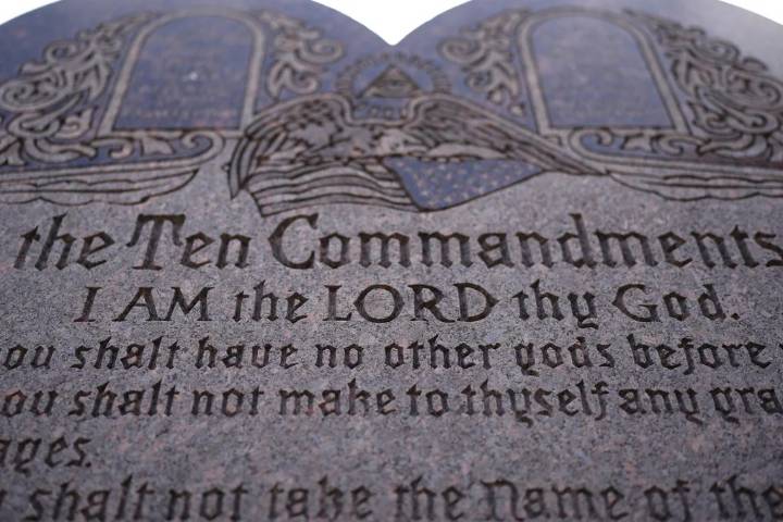 Judge orders Texas schools to remove Ten Commandments displays