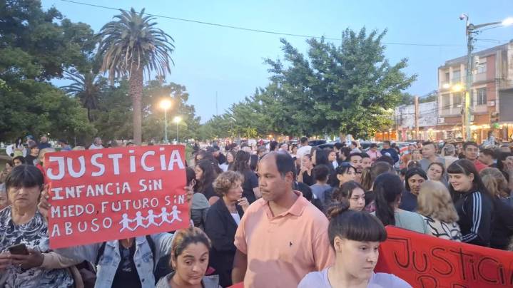 Marcha en 9 de Julio en contra de la libertad de una mujer que intentó matar a su hija