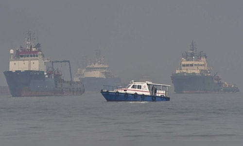 Boat from Myanmar with hundreds of migrants capsizes off Malaysia; 1 body found, 10 rescued