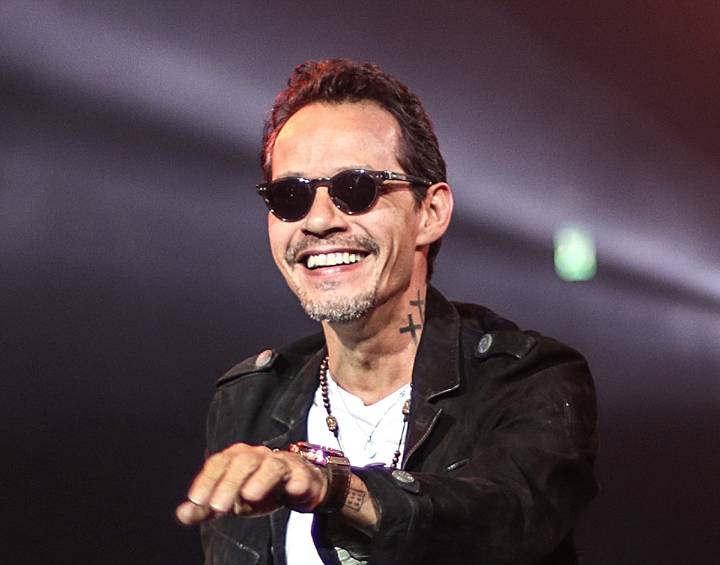 Marc Anthony lanza versión en salsa de “Feliz Navidad”