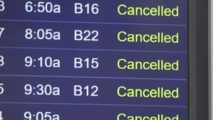 Airlines fighting to recover as government reopens