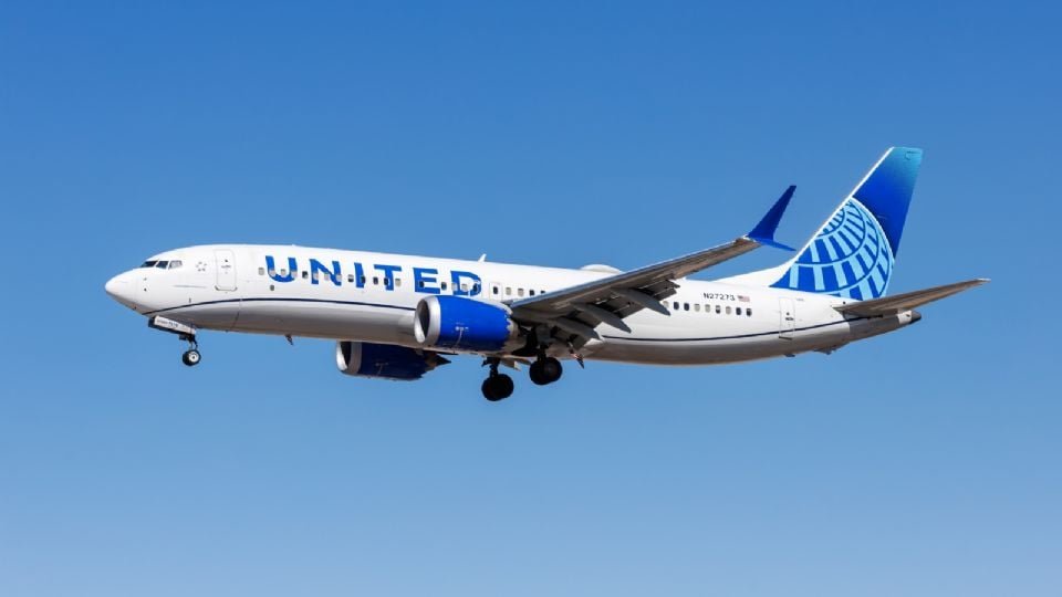 United Airlines descarta impacto a vuelos internacionales; recortes aplicarán sólo en EU
