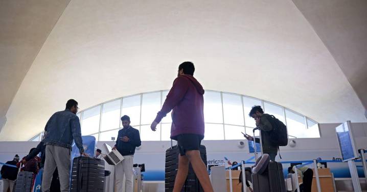 Thanksgiving travel uptick expected at Lambert, across US