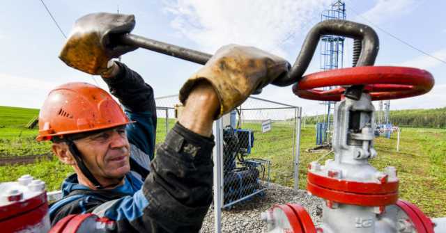 Report: Russian Oil Export Revenue Down $13 Billion Since Trump Sanctions