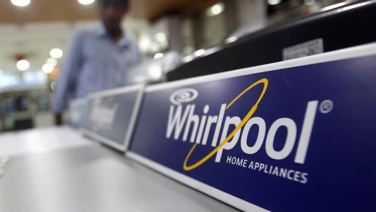 De manera sorpresiva, Whirlpool cerró su planta de Pilar y despidió a sus 220 trabajadores