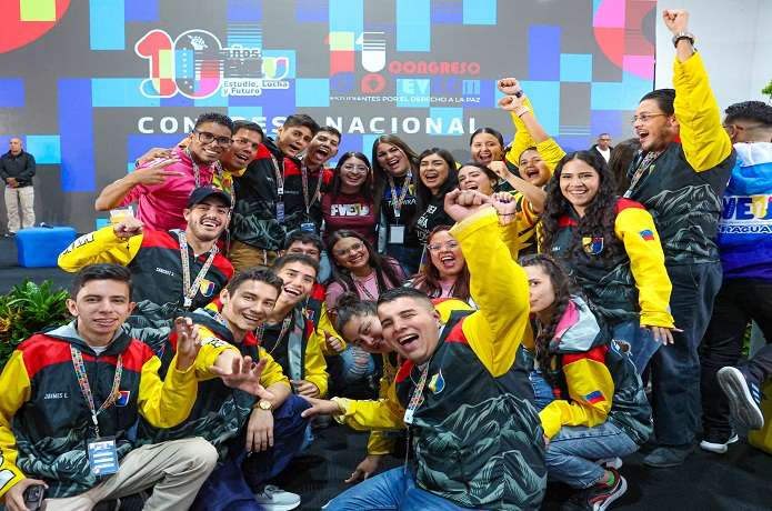Jóvenes venezolanos firmes para defender la paz ante agresión de EEUU