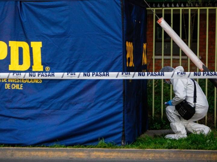 “Llegó agonizando al costado del portón”: el dramático relato de testigos tras asesinato de joven estudiante en Santiago