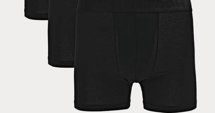 M&S 'confidence boosting' boxer shorts for men have 'hidden 2