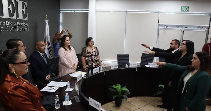 Toman protesta los nuevos consejeros del IEEBC