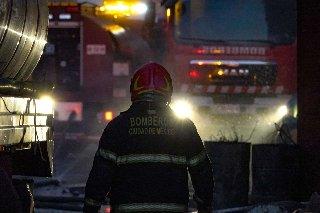 Incendio en bodega de Sapase en Ecatepec deja daños materiales; rescatan a perro del lugar