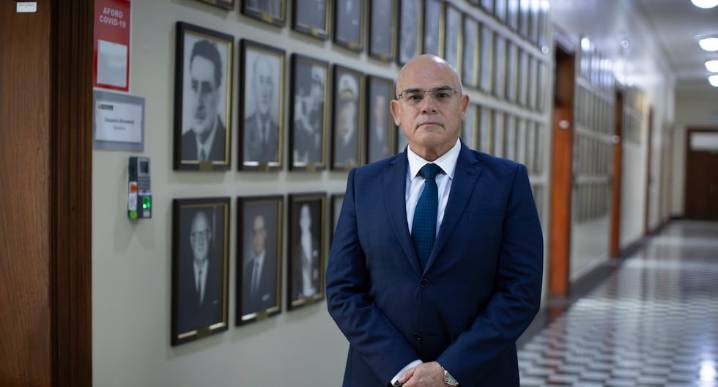 Ernesto Álvarez señala que el Gobierno aún no define postura sobre la ampliación del REINFO hasta 2027