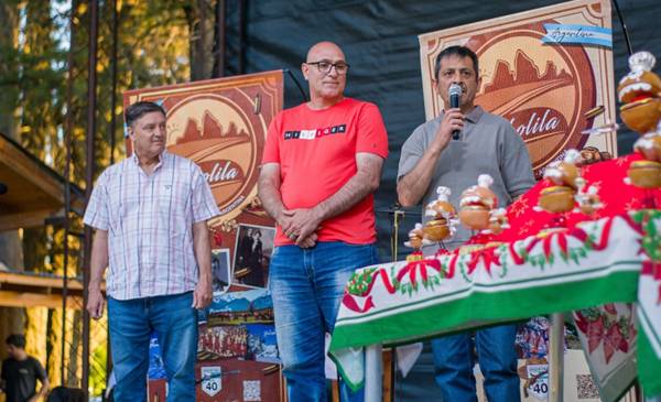 Realizan convocatoria para reservar stand en el CholiBurger 2025