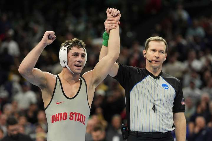 Ohio State wrestlers thrash Iowa to win initial National Duals Invitational team tournament in Tulsa