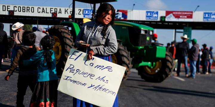 Tras advertencia de bloqueos carreteros por transportistas y productores, Segob y Sader exhortan al diálogo
