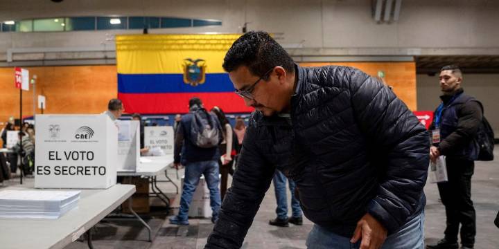 Fecha límite para cambiar su puesto de votación para las elecciones presidenciales de 2026 en Colombia