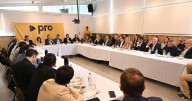 Macri en el ojo del PRO: rumores de salida, aliados violetas y una mesa caliente en Balcarce