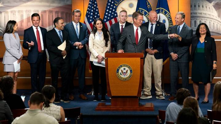 Push for stock trading ban picks up steam, but path forward on the issue still unclear