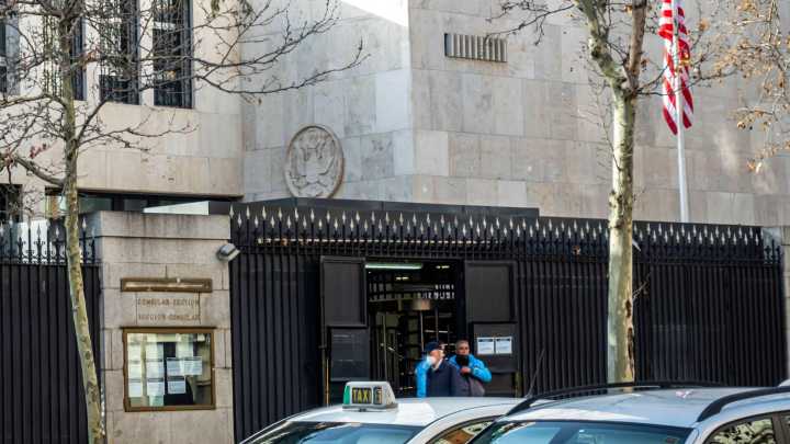 Estados Unidos se blinda: niega el visado a personas con obesidad, cáncer o diabetes