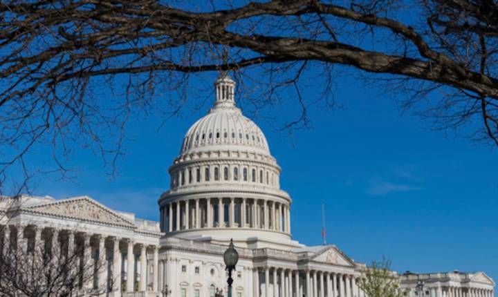 El gobierno federal puede reabrir tan pronto como el jueves, una vez la Cámara de representantes apruebe la legislación