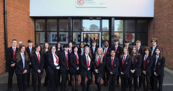 Wyvern Academy installs solar panels in government scheme