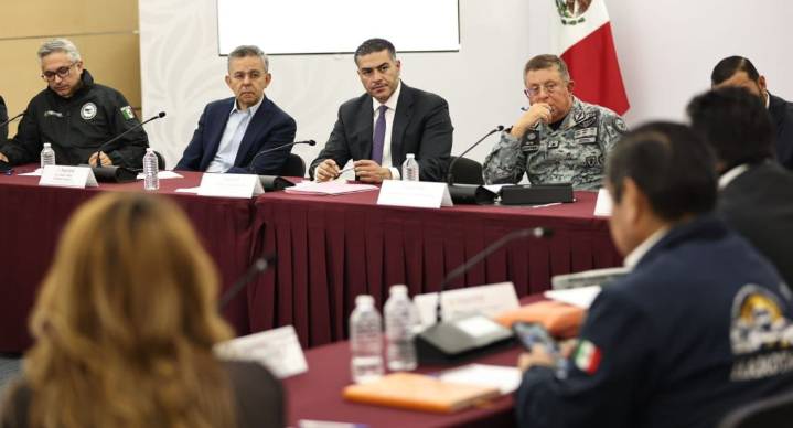 Harfuch se reúne con transportistas; acuerdan reforzar seguridad en carreteras de México