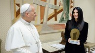 Laura Pausini recibe el Global Icon Award en presencia del Papa León XIV