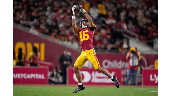 USC pulls off fake punt against Northwestern with a jersey switch