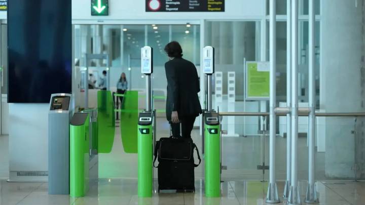 Con sueldos desde 33.000 euros anuales y contrato indefinido: Aena lanza una convocatoria para cubrir más de 26 plazas