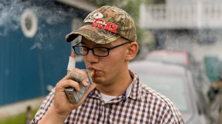 Rhubarb-Flavoured Vaping All the Rage in Mennonite Country